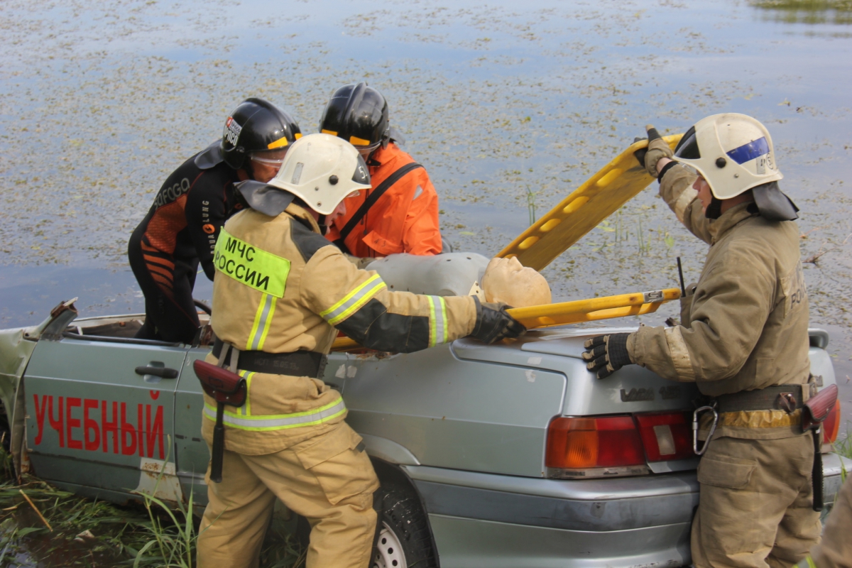 На Бору прошли учения спасателей, которые всполошили борчан