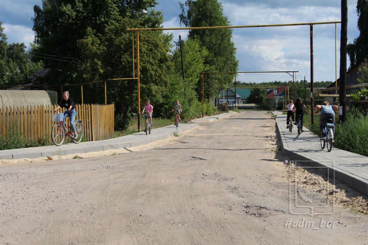 Более 17 миллионов рублей потратили на тротуары, детские площадки и дороги в населенных пунктах Бора