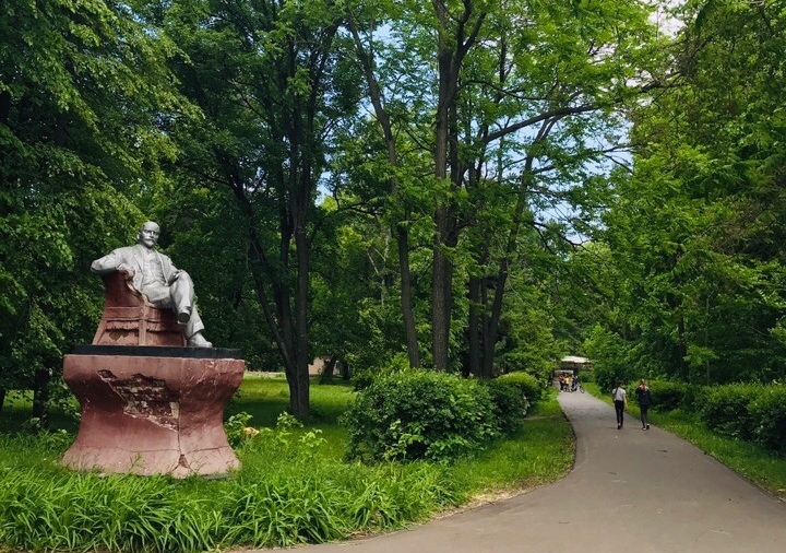 Стоит ли благоустраивать озеро Бездонное и городской парк?