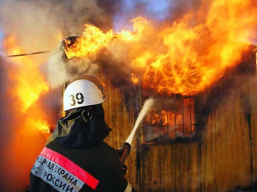 В пожаре на Бору погиб человек