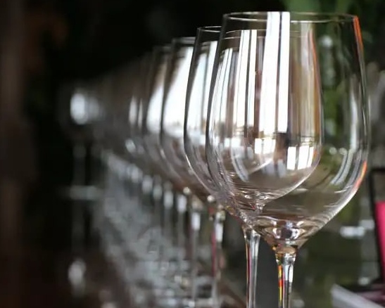 Рестораторы и пивовары страдают от недостатка борских бокалов