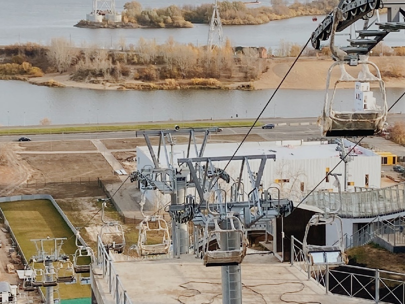 Около канатки с Нижегородской стороны запускают пассажирский канатный подъёмник