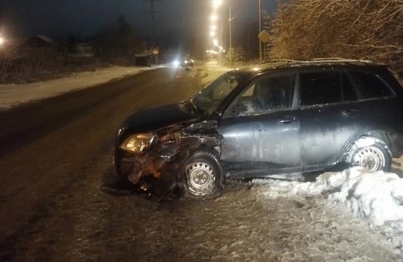 Пьяный водитель вылетел на встречку и стал причиной аварии на Бору