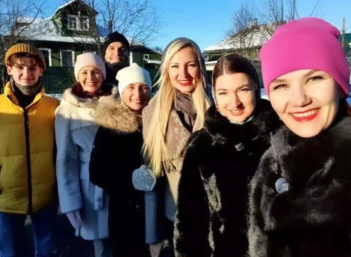 Борские красавицы и волонтёры посетили с благотворительным визитом Борскую ЦРБ