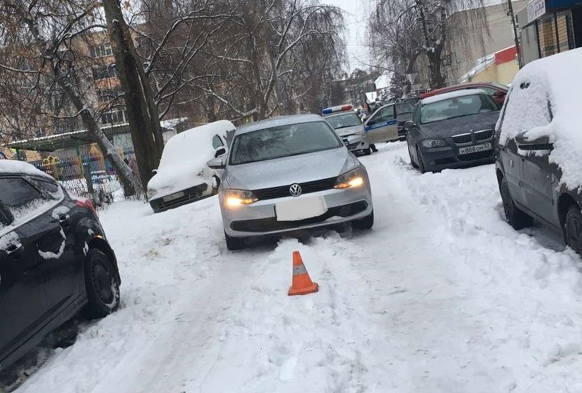 Автомобиль совершил наезд на 9-летнего мальчика на Бору