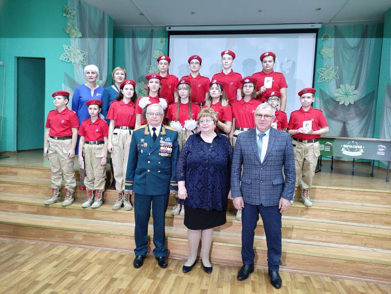 Пять Парт Героя открыты при поддержке депутата Законодательного Собрания Александра Шаронова в школе №4 г. Бор