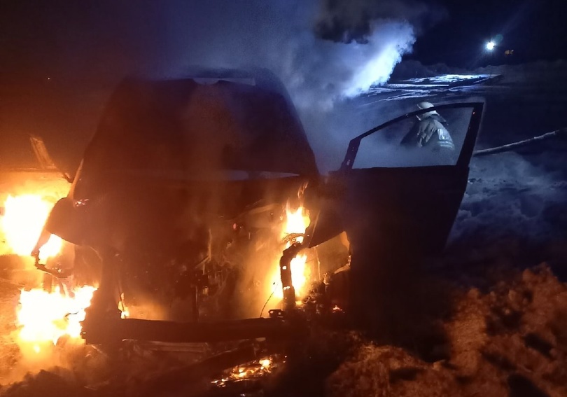 Несколько автомобилей сгорели в новогодние праздники на Бору