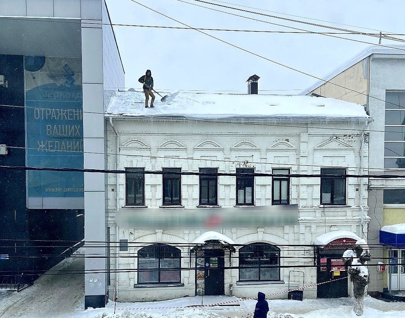 Более 20 протоколов выписано на Бору за сосульки и наледь