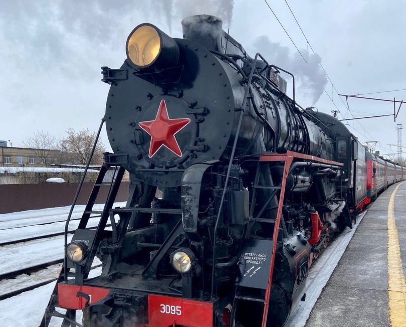 Десятки борчан ожидали его прибытия...