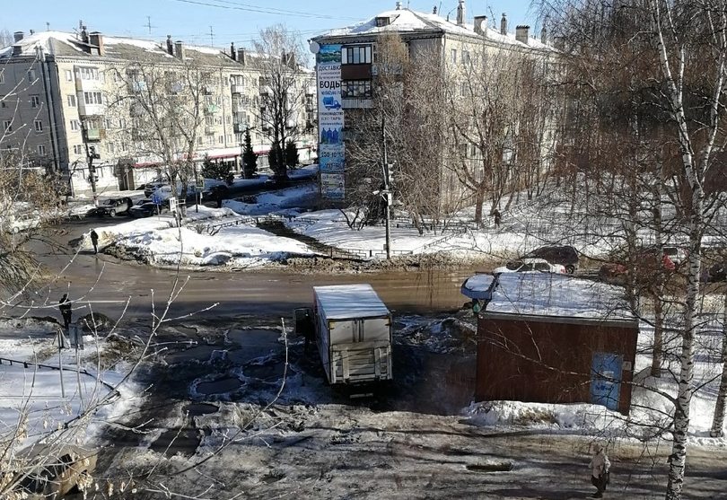 Ямы на дорогах Бора, как «входы в метро»