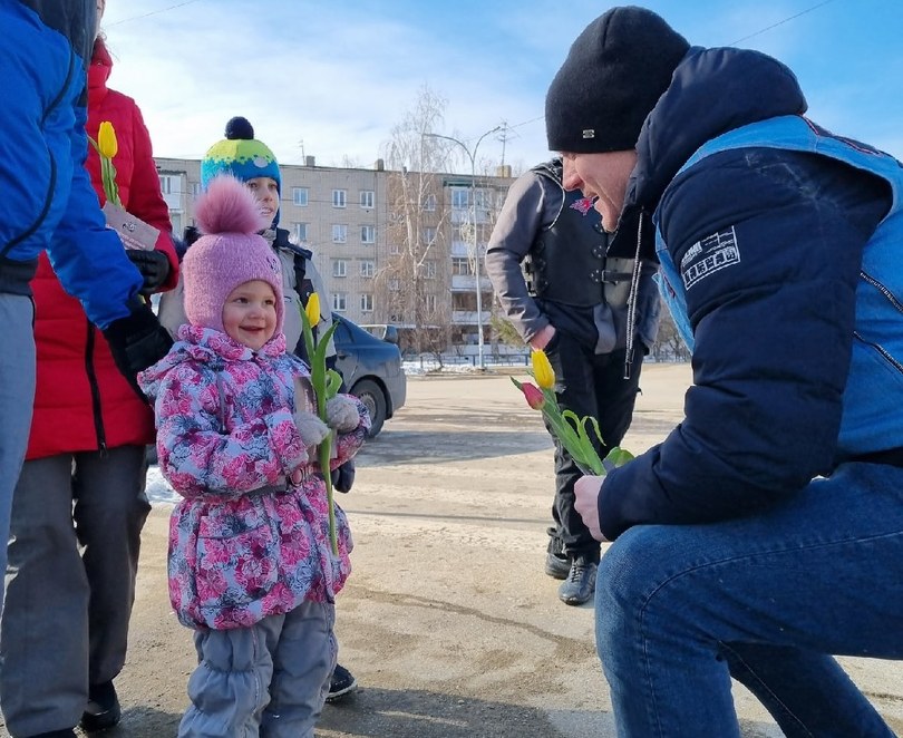 Борские байкеры осчастливили борских женщин