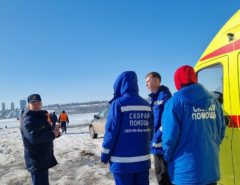 Спасательная операция развернулась на Волге около парома