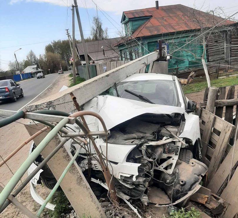 Авария с автомобилем в "тотал" случилась в Сырохватово