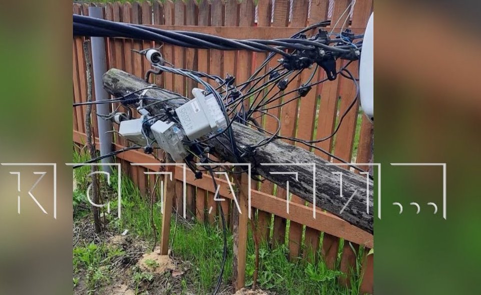 Водитель крана-манипулятора сжег бытовую технику и уничтожил линии электропередач в деревне Городищи