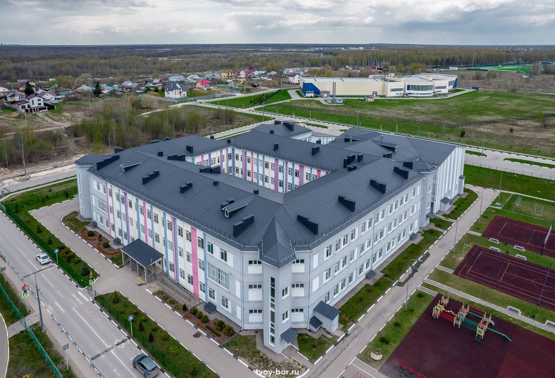 Сколько получают директора борских школ?