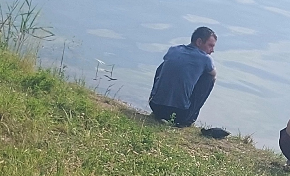 Онаниста разыскивают на Бору