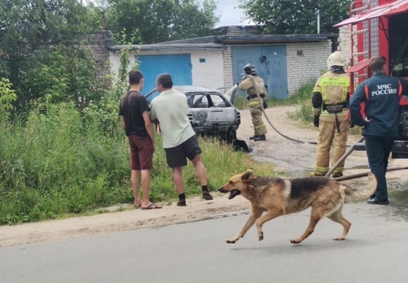 На Бору сгорел автомобиль  новости города Бор