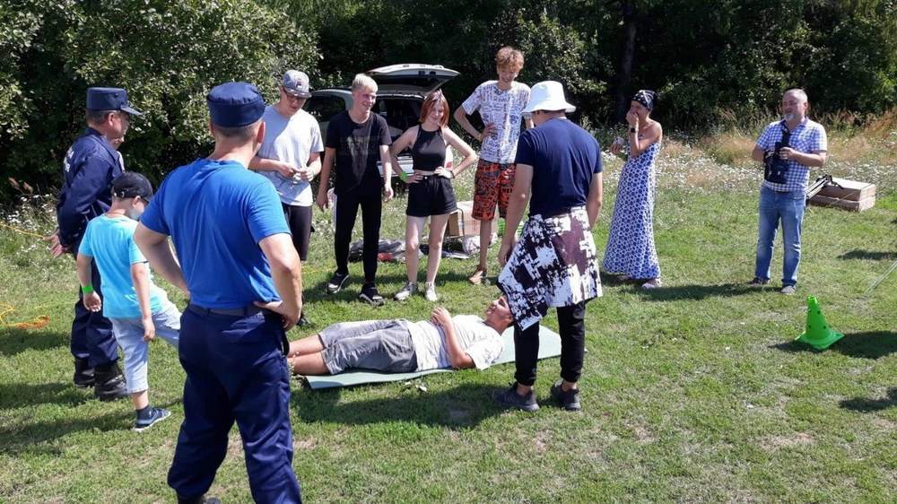 Борские спасатели учили уму разуму подростков