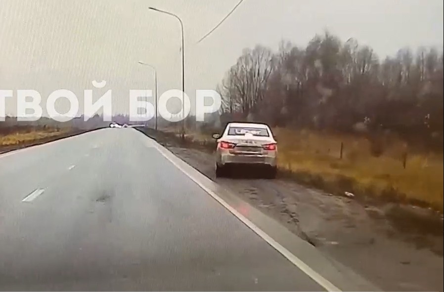 Совершенно неадекватный водитель на борской объездной