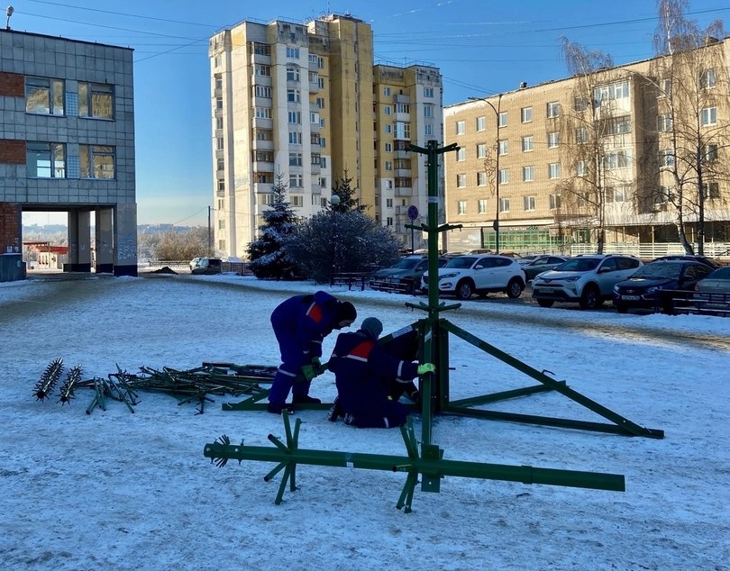 На Бору устанавливают главную городскую ёлку