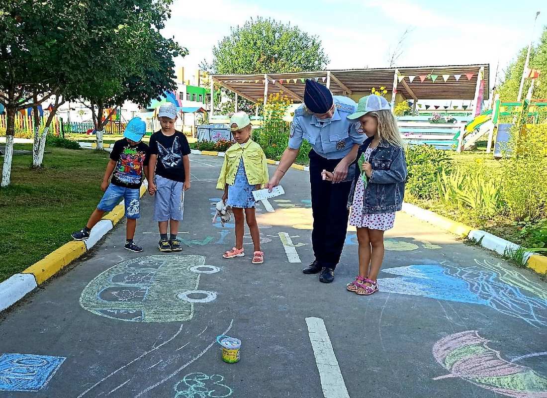 Сотрудники Госавтоинспекции усилят контроль за перевозками детей на Бору