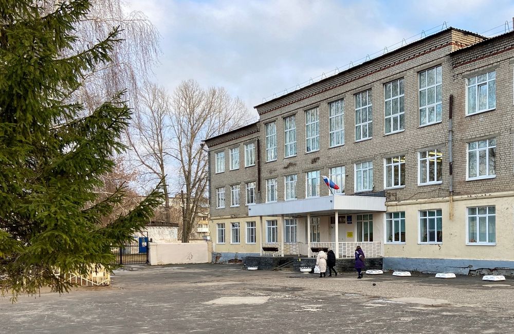 Школы Нижегородской области станут первыми в стране поднимать флаг и исполнять гимн