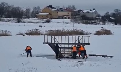 А вы когда-нибудь видели, как готовят купель к Крещению?