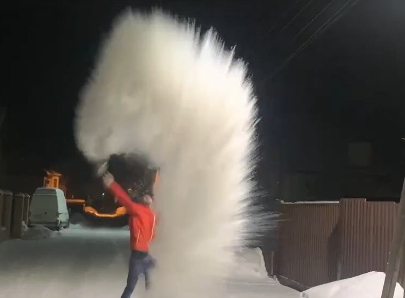 Борский народ развлекается как может