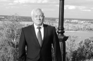 Бор прощается с Александром Бацмановым