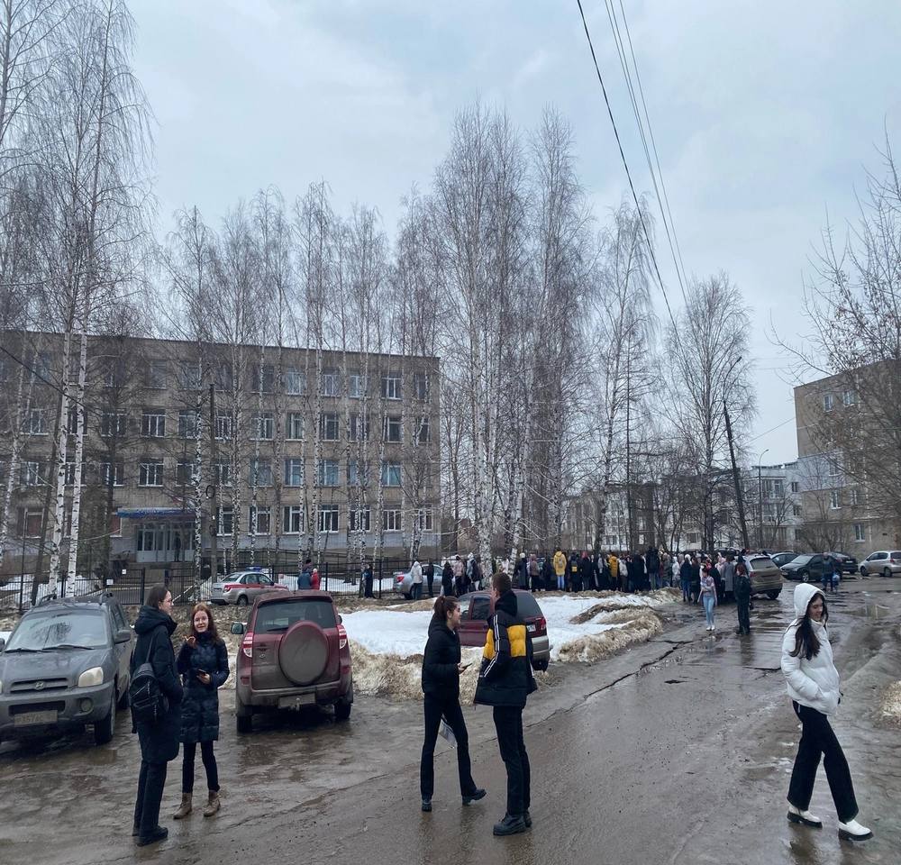 Очередная волна эвакуации на Бору