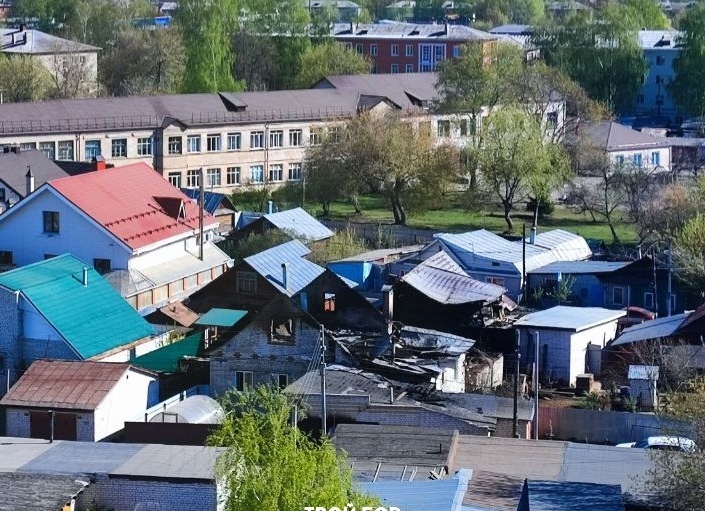 За ночь на Бору сгорели 4 дома