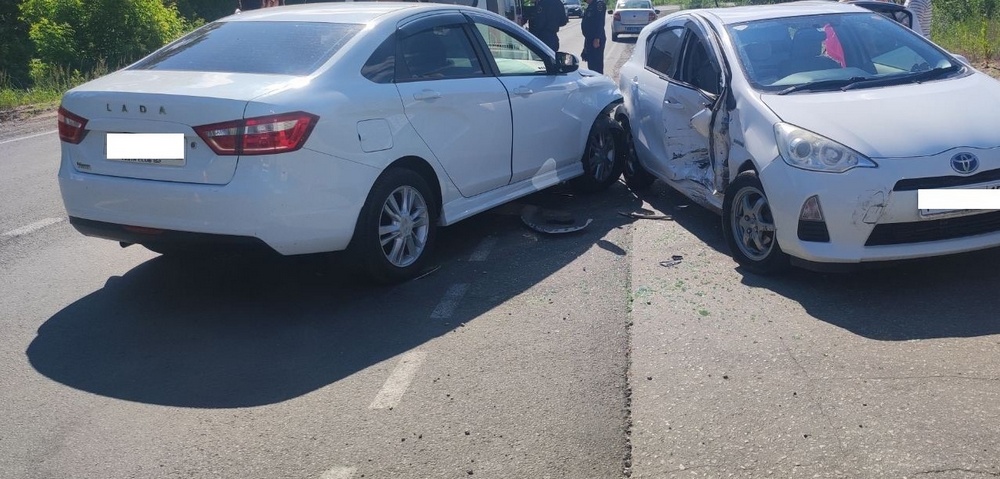 Двое детей пострадали в ДТП на Бору