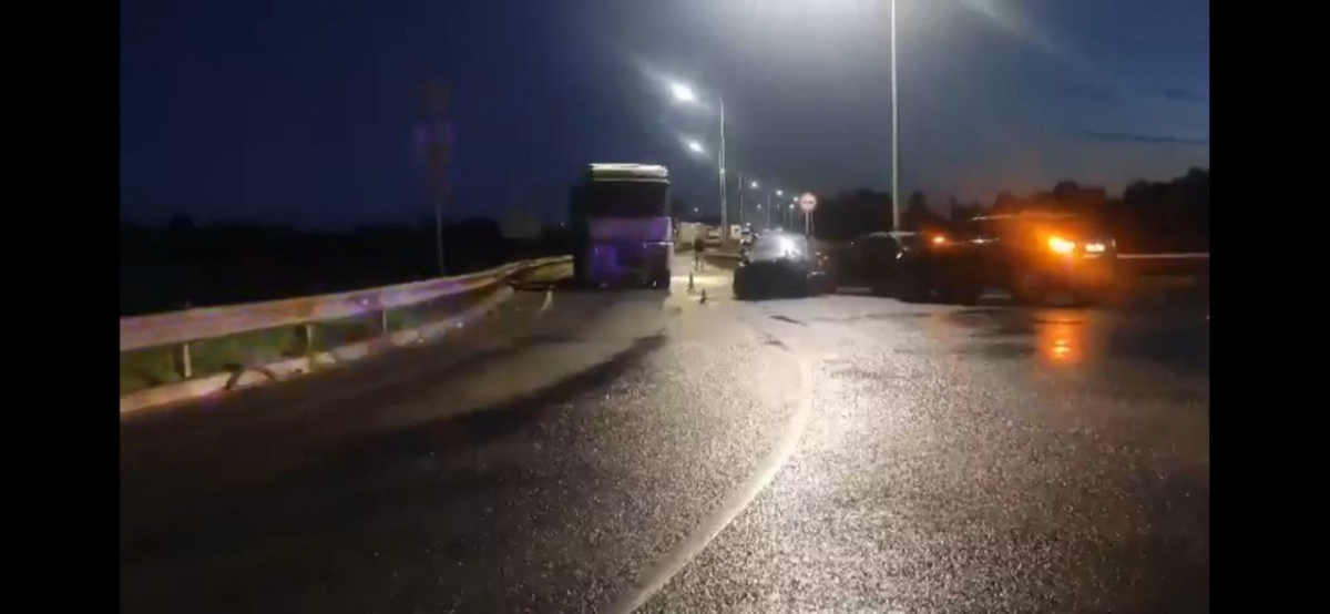 Мужчина и двое детей пострадали в ДТП на Бору