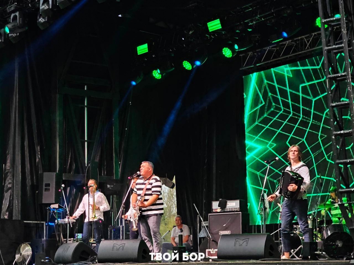 Хулиганы из "Леприконсов" отыграли супер-концерт на Бору