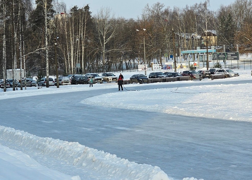 На Бору открываются катки!