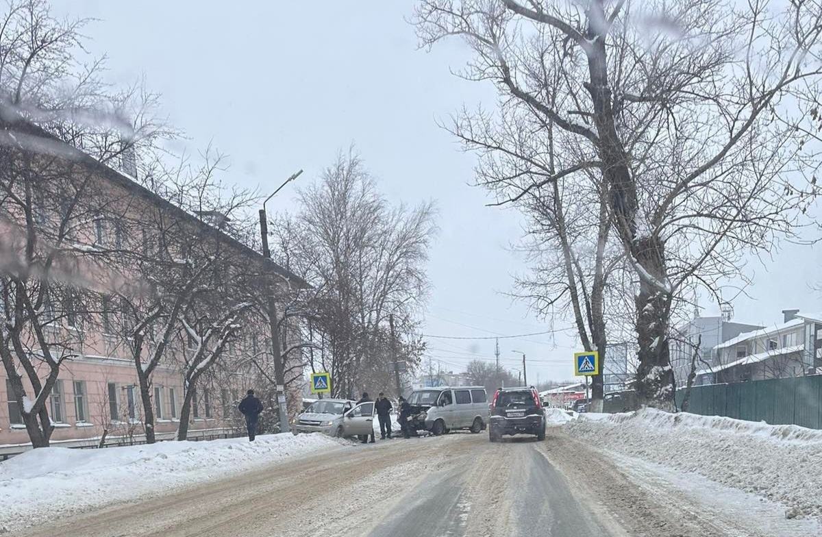 Сразу 3 человека пострадали в ДТП на Бору