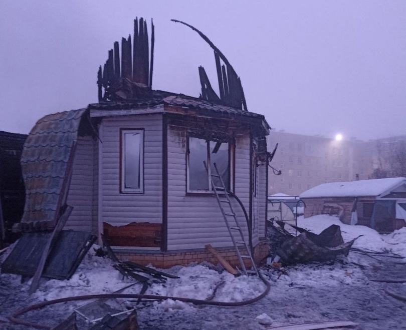 Появились подробности ночного пожара в п.Октябрьский