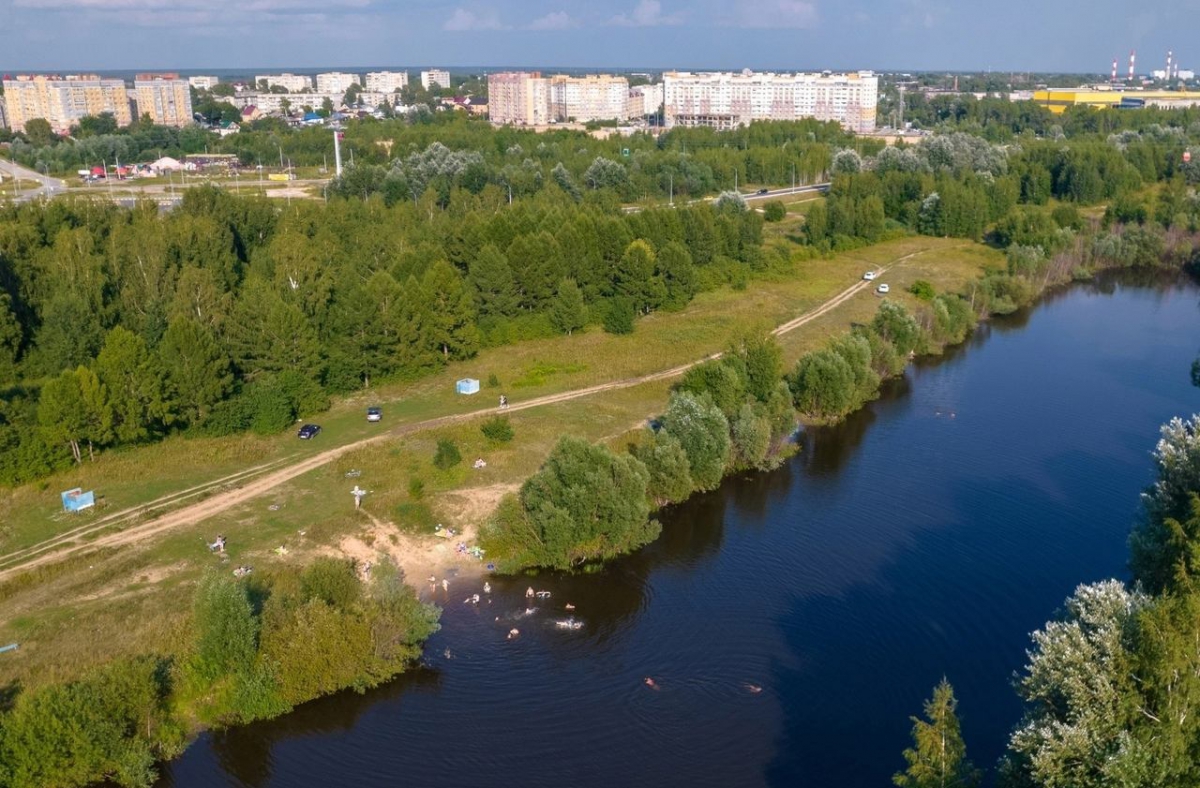 Пляжную зону и экотропу создадут в районе озера Бездонное на Бору