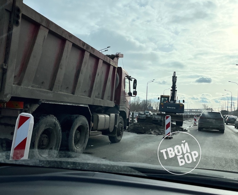 Перед старым Борским мостом работы