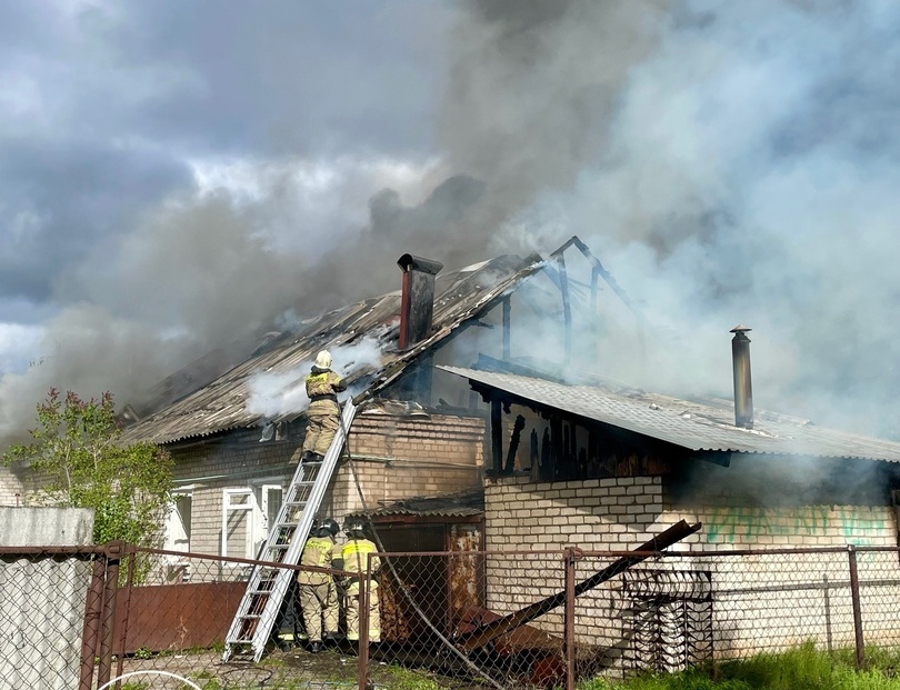 На улице Урожайной сгорел дом