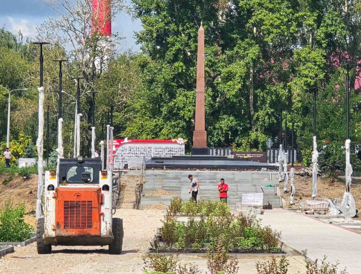 Что с благоустройством аллеи на Стекольном?