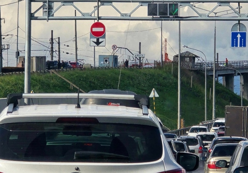 Будем ездить на Новый год по двум полосам