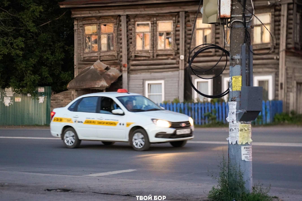 На Бору "шерстили" таксистов