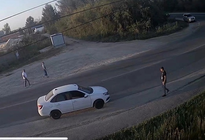 Подписчик группы МДПС г. Бор просит отозваться водителей