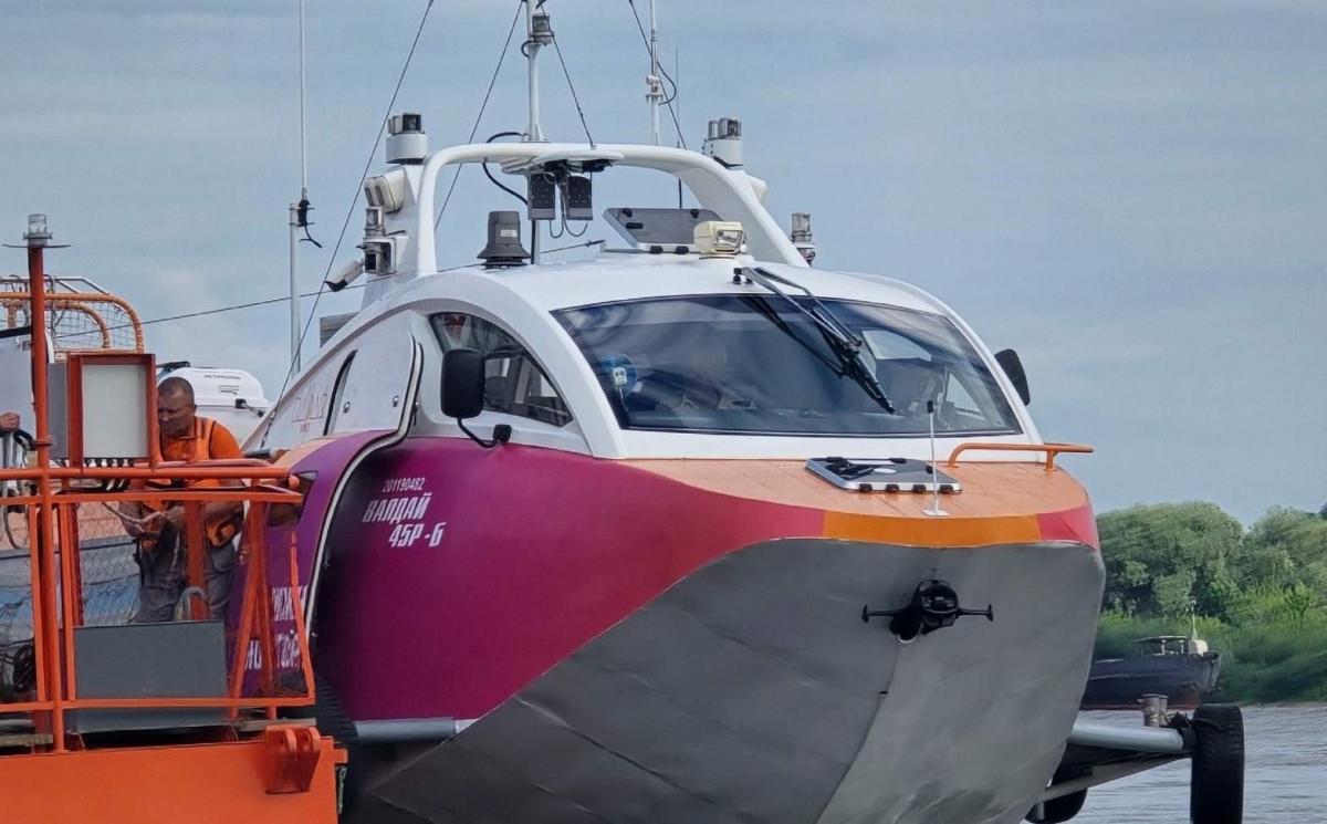 Навигация "Валдая" между Бором и Нижним завершена