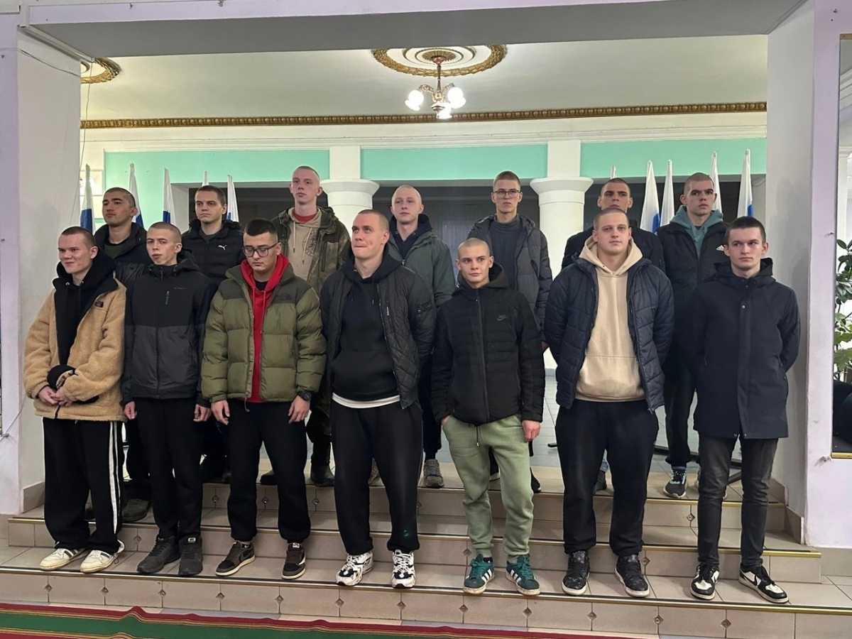 Борских ребят проводили на срочную службу