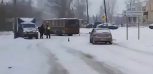 Автобус сбил человека на пешеходном переходе на Бору