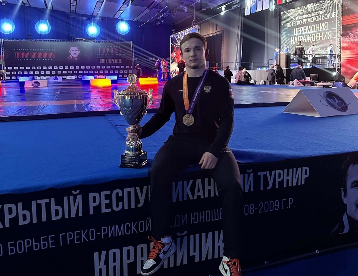 Евгений Байдусов — чемпион турнира по греко-римской борьбе