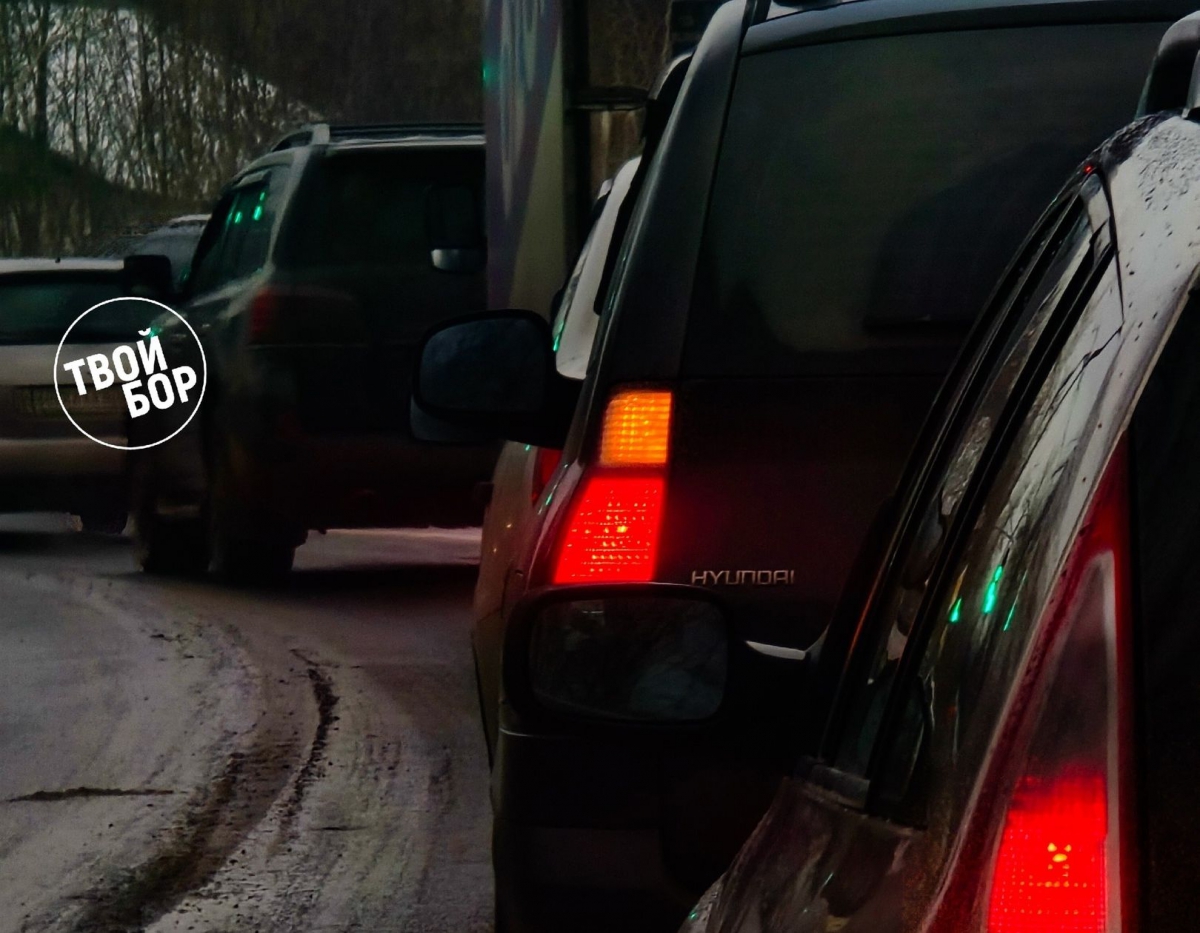 Сервис для обмена сообщениями между автомобилистами заработает в мобильных приложениях "Госуслуги" и "Госуслуги Авто"