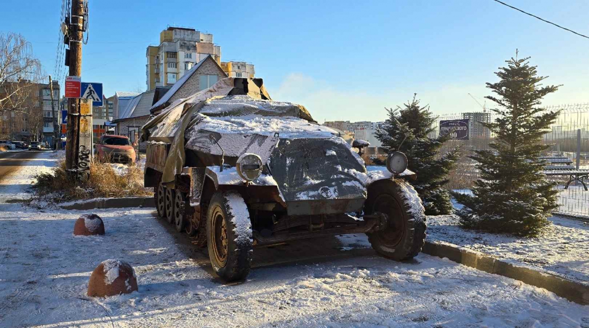 На Бору военная техника...